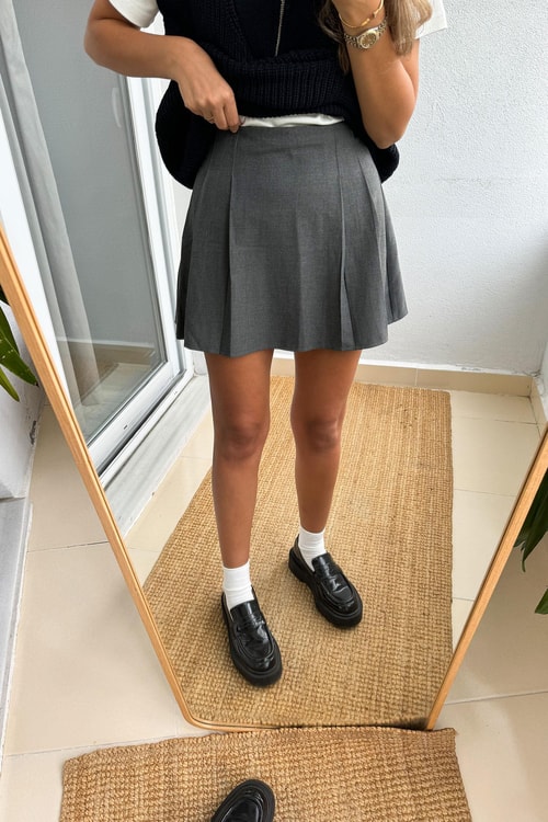 Zr Gri Pliseli Mini Etek