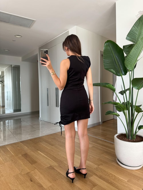 Zr Siyah Bel Detaylı Verev Etek Detaylı Elbise