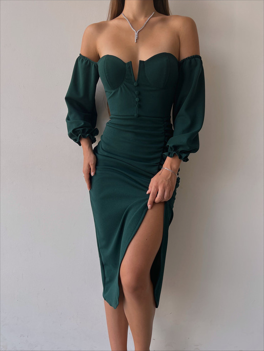 	Göğüs Dekolteli Önü Düğme Detaylı Etek Kısmı Yırtmaçlı Varro Kadın Zümrüt Midi Boy Elbise 23K000109