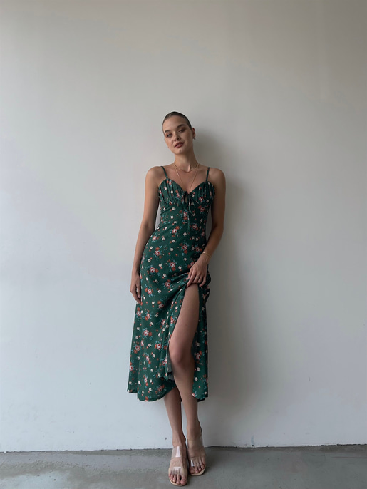 Askılı Midi Boy Göğüsü Drapeli Çiçek Desenli Yırtmaçlı Ardere Kadın Yeşil Elbise 22Y000358