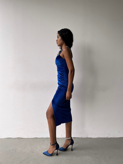 Askılı Önden Yırtmaçlı Kadife Giona Kadın Saks Elbise 22K000432