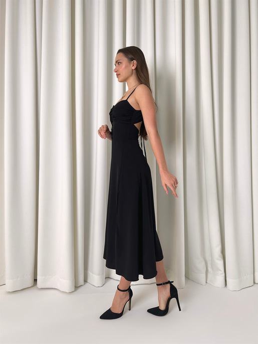 Askılı Önü Büzgülü Düğme Detaylı Sırt Dekolteli Yırtmaçlı Urien Kadın Siyah Midi Elbise 23K000454