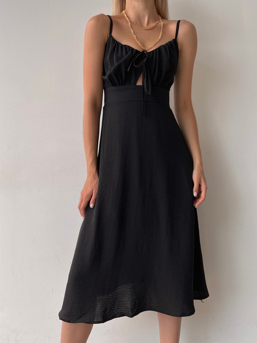 Askılı Yakası Büzgülü Bağcıklı Corinne Kadın Siyah Midi Elbise 22Y000073