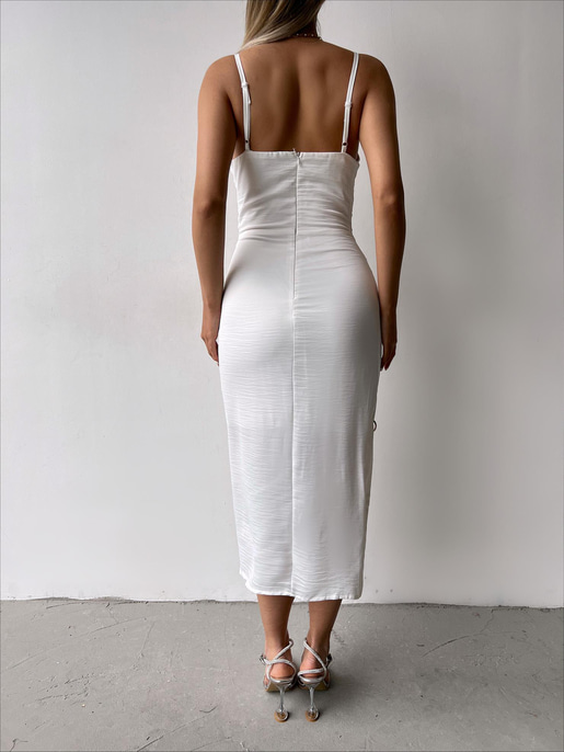 Askılı Yırtmacı Aksesuar Detaylı Kadın Beyaz Midi  Elbise 21Y000365