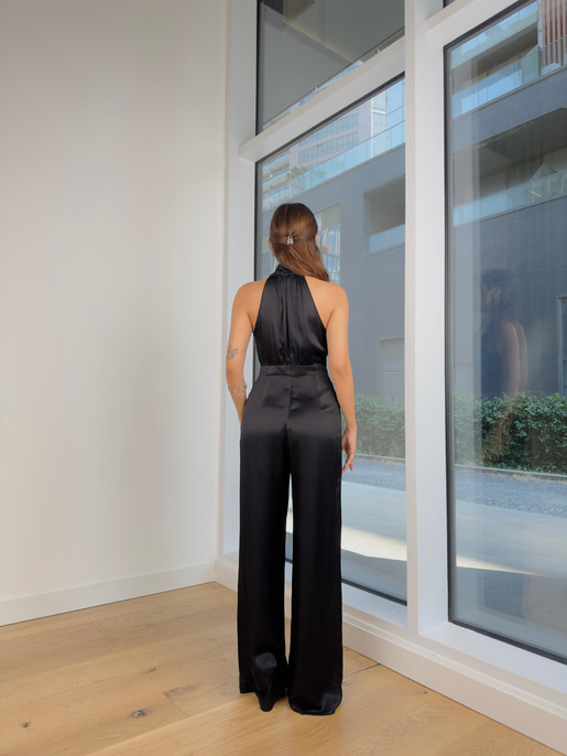 Boğazlı Kolsuz Drape Detaylı Bol Paça Rivaldo Kadın Siyah Tulum 24Y119