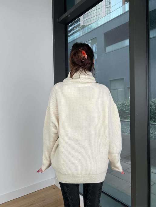 Boğazlı Oversize Allan Kadın Ekru Kazak 24k428