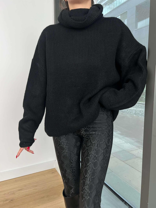 Boğazlı Oversize Allan Kadın Siyah Kazak 24k428