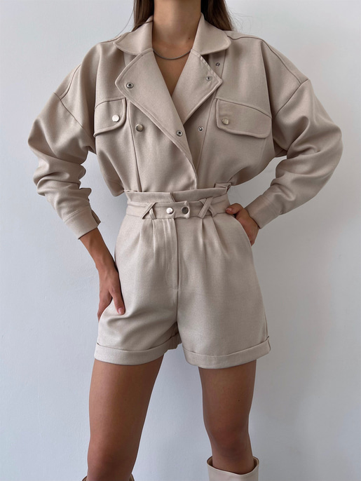 Boyfriend Önü Çıtçıt Kapamalı Ceket Ve Yüksek Bel Yanları Cepli Şort Zayne Kadın Bej Takım 23K000181