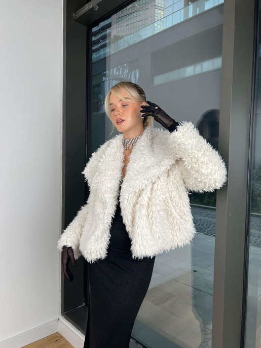 Cesar Tüylü Mont 24k323