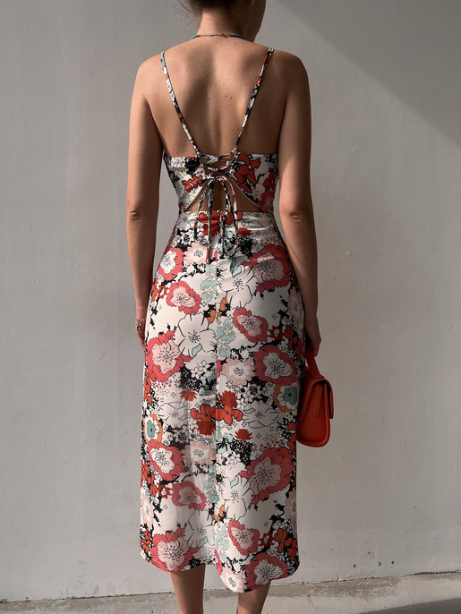 Çiçekli Midi Boy Sırt Dekolteli Yırtmaşlı Griffin Kadın Kırmızı Elbise 22Y000133