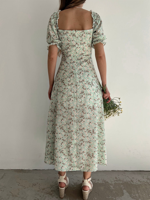 Çiçekli Midi Boy Yaka Çevresi Fırfırlı Yırtmaçlı Presley Kadın Yeşil Elbise 22Y000286