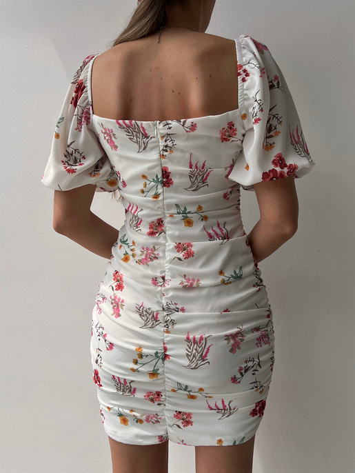 Çiçekli Önden Dikiş Detay Büzgülü Tavian Kadın Beyaz Elbise 22Y000321