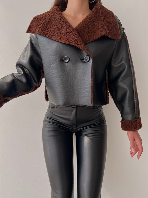 Deri İçi Tüylü Çift Düğmeli Kadın Kahverengi  Mont 22K000141