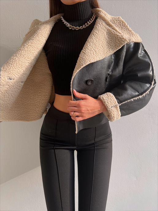 Deri İçi Tüylü Çift Düğmeli Kadın Siyah Mont 22K000141