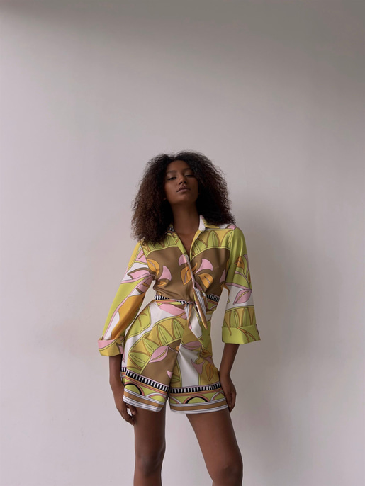 Desenli Duble Kol Bağlamalı Gömlek Pileli Şort Brittin Kadın Sarı İkili Takım 22K000637