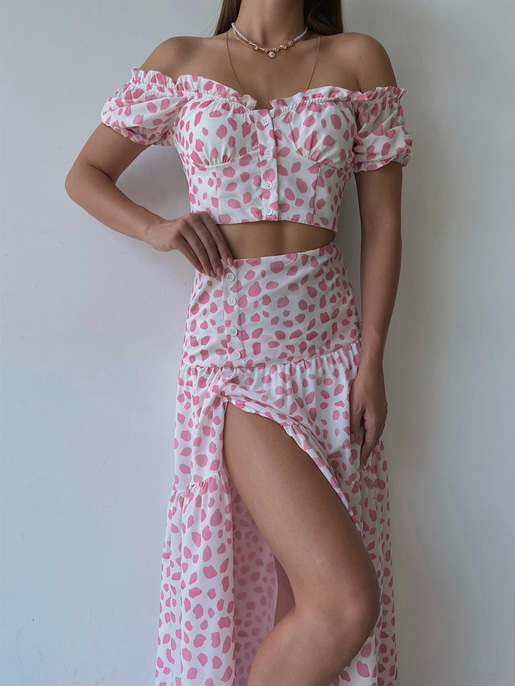 Desenli Üst Düğme Kapamalı Kol Lastikli Eteği Yırtmaçlı ve Fermuar Kapamalı Telma Kadın Pembe İkili Takım 22Y000512