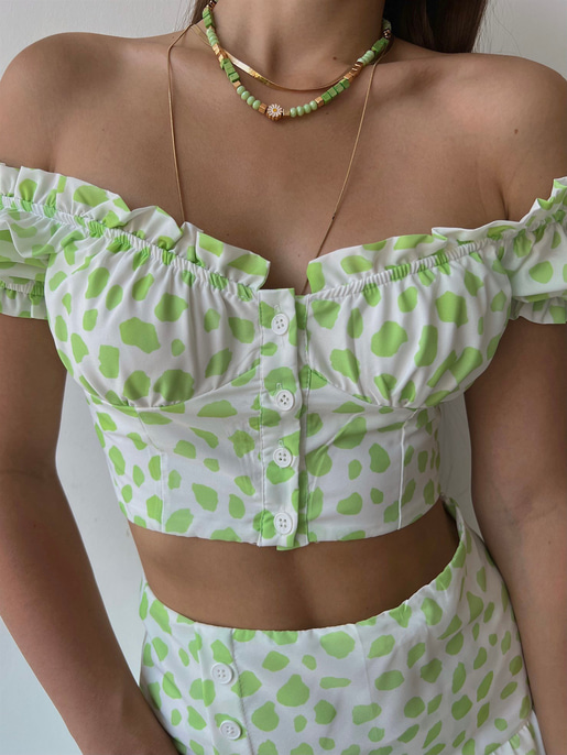 Desenli Üst Düğme Kapamalı Kol Lastikli Eteği Yırtmaçlı ve Fermuar Kapamalı Telma Kadın Yeşil İkili Takım 22Y000512
