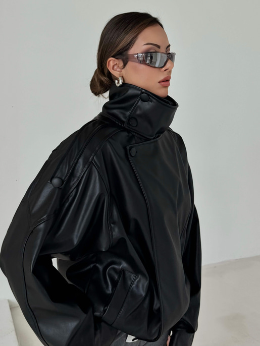 Düğme Detaylı Fermuarlı Beledan Siyah Kadın Deri Mont 26K082