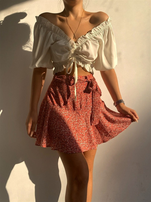 Göğsü İp Detaylı Liza Bluz 21Y000493