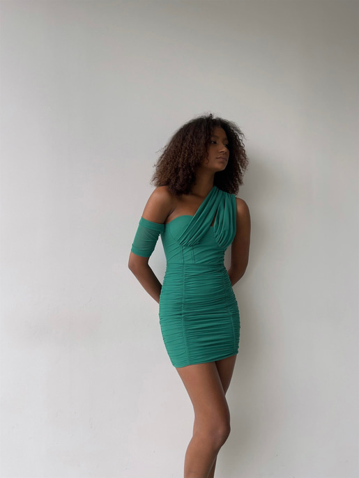 Göğüsü Pencere Detaylı Drapeli Tek Omuz Zanna Kadın Yeşil Mini Elbise 22Y000399