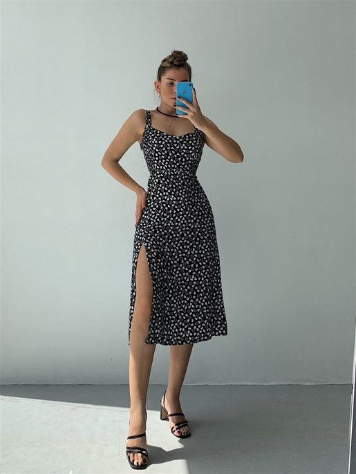 Kalın Askı Kalp Desenli Yırtmaçlı Kadın Siyah Midi Elbise 21Y000342