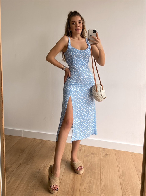 Kalın Askı Kalp Desenli Yırtmaçlı Kadın Mavi Midi Elbise 21Y000342