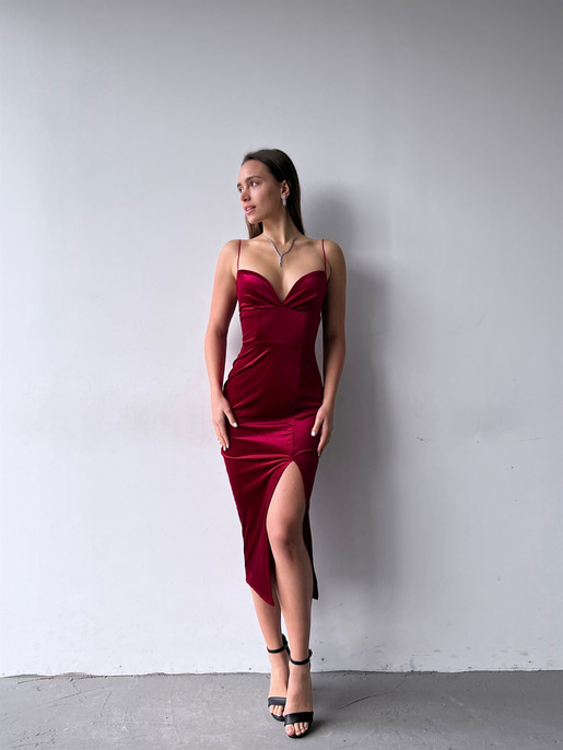 Kalp Yaka Yırtmaçlı Elena Kadın İp Askılı Midi Kırmızı Elbise 23K000303