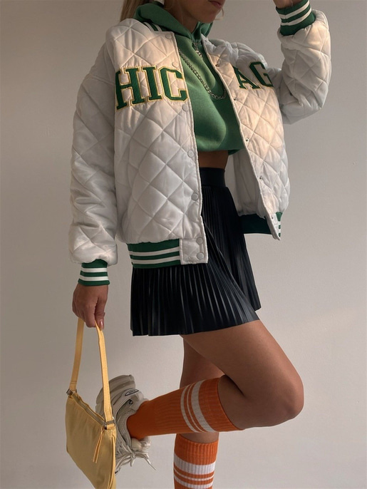 Kapitone Chicago Yazılı Kadın Beyaz Bomber Ceket 22K000082