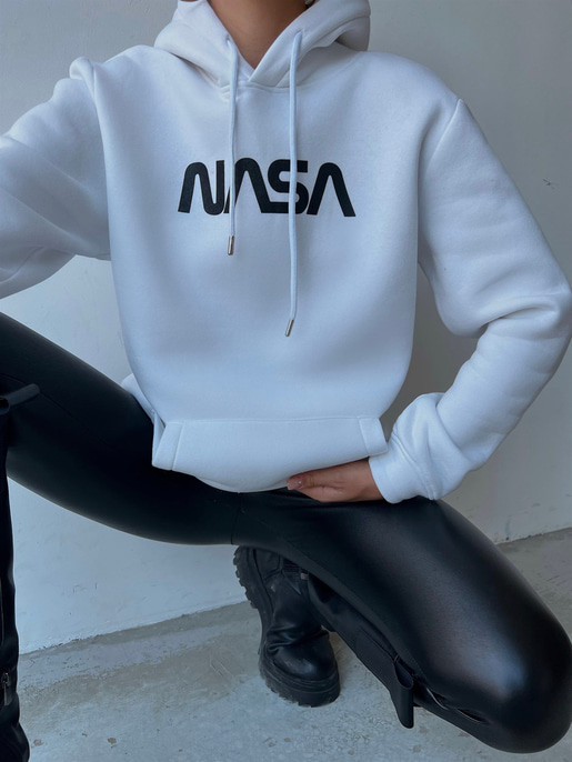 Kapüşonlu Cepli Nasa Yazılı Coman Kadın Beyaz Sweatshirt 23K000123