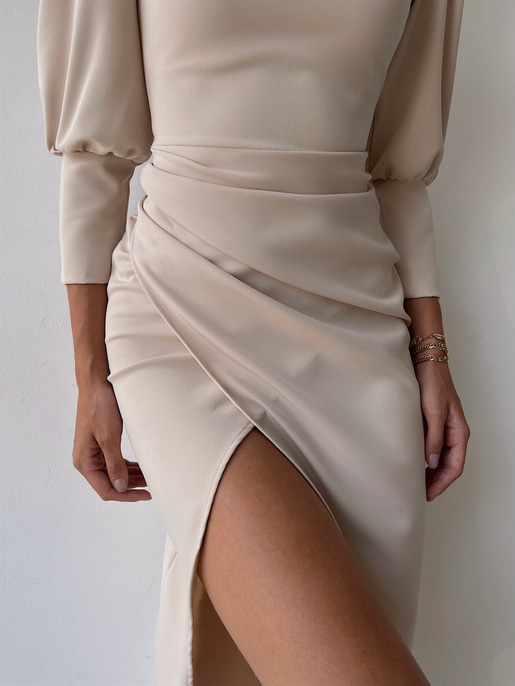 Kare Yaka Drapeli Yarım Balon Kol Etek Kısmı Kruvaze Kesim Leola Kadın Bej Renk Elbise 22Y000506