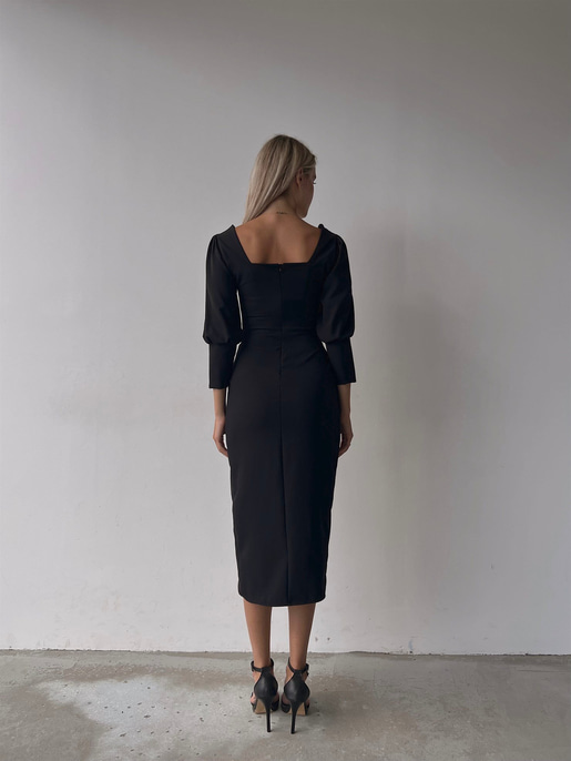 Kare Yaka Drapeli Yarım Balon Kol Etek Kısmı Kruvaze Kesim Leola Kadın Siyah Elbise 22Y000506