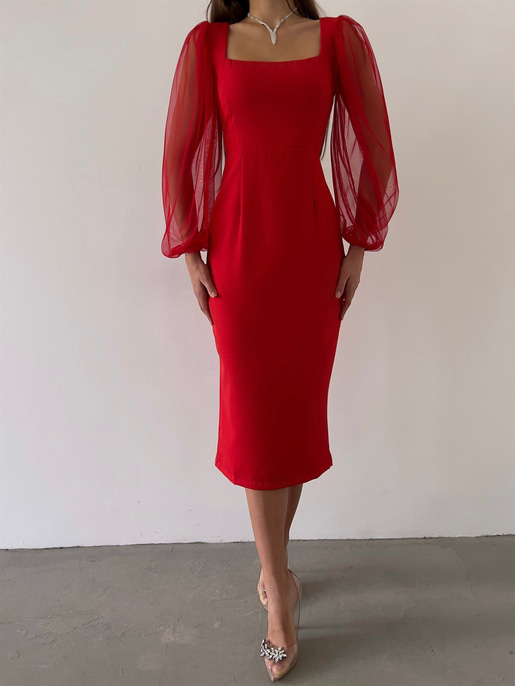 Kare Yaka Kolları Tül Arka Etek Kısmı Yırtmaçlı Jarlan Kadın Kırmızı Midi Boy Elbise 23K000097