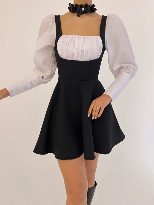 Kare Yaka Manşet Kol Eteği Volanlı Kremlin Kadın Siyah Elbise 23K000401