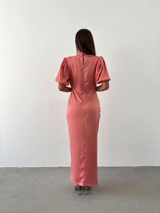 Kısa Kol Saten Önden Yırtmaçlı Drape Gage Kadın Pudra Elbise 22K000431