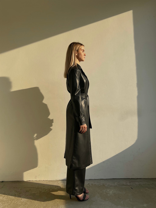 Kolları Kemer Görünümlü Beli Kemerli Adali Kadın Siyah Vegan Deri Kaban 23K000015