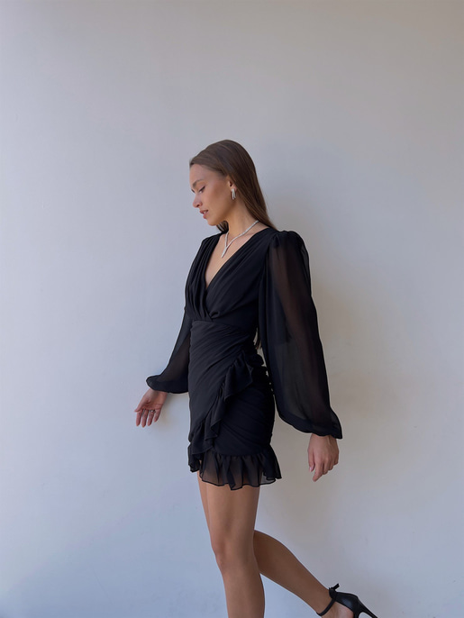 Kruvaze Yaka Drapeli Etek Kısmı Fırfırlı Amara Kadın Siyah Mini Elbise 22Y000015