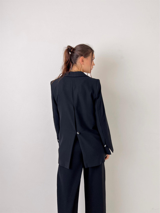 Kruvaze Yaka Tek Düğme Kapamalı Kaela Kadın Siyah Arkası Yırtmaçlı Blazer Ceket 23Y000021