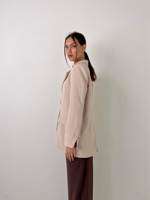 Kruvaze Yaka Tek Düğme Kapamalı Kaela Kadın Taş Arkası Yırtmaçlı Blazer Ceket 23Y000021