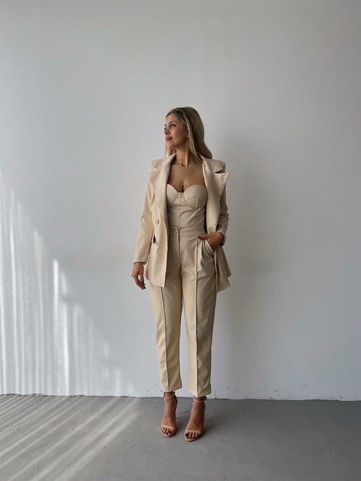Kuplu Bluz Blazer Ceket Ve Pantolon Eline Kadın Bej Vegan Deri Üçlü Takım 23K000171