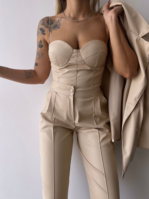 Kuplu Bluz Blazer Ceket Ve Pantolon Eline Kadın Bej Vegan Deri Üçlü Takım 23K000171