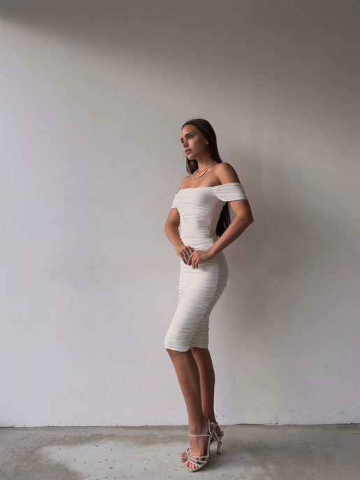 Midi Açık Omuz Büzgülü Trevor Kadın Beyaz Kalem Elbise 22Y000282