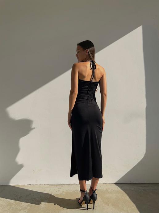 Midi Boy Önü Bağlama Detay Kalp Yaka Derin Yırtmaçlı Zaria Kadın Siyah Elbise 22Y000503