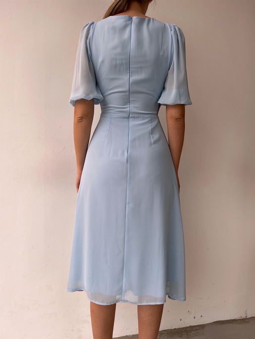 Midi Göğüs Kruvaze İnce Tül Detay Yırtmaçlı Annabel Kadın Mavi Elbise 22Y000017