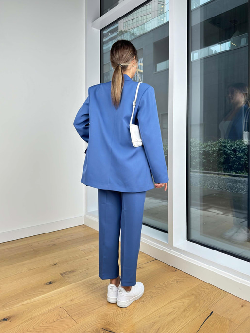 Omuz Vatkalı Düğme Kapamalı Blazer Ceket Yüksek Bel Dar Paça Pantolon Leone Mavi Kadın Takım 25K435