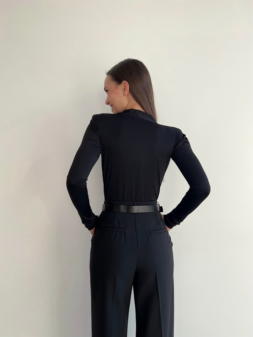 Omuzları Vatkalı Kruvaze Kadın Siyah Bodysuit 22K000004