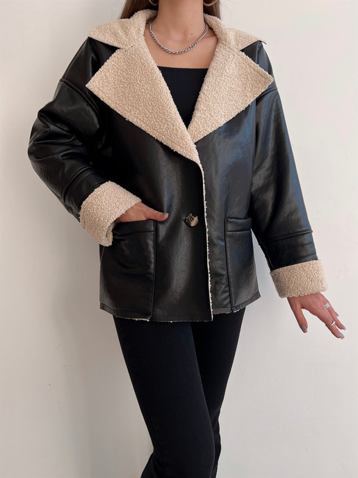 Ön Düğme Kapamalı Yanları Cepli Sage Kadın Siyah Deri Mont 23K000400