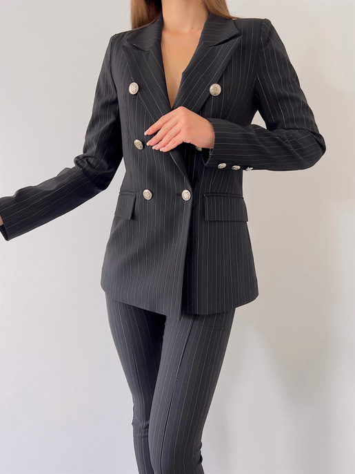 Önü Düğme Kapamalı Çizgili Arita Kadın Siyah Ceket 23K000166
