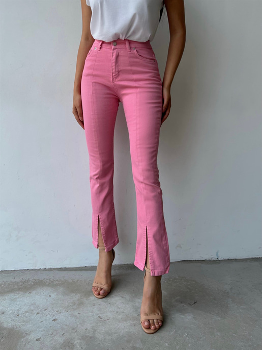 Paçası Önden Yırtmaçlı Dikiş Detaylı Yüksek Bel Benny Kadın Pembe Jean 22Y000249