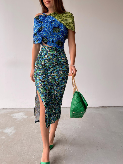 Parçalı Bel Omuz Dekolteli Yandan Yırtmaçlı Casandra Kadın Renkli Elbise 22Y000028