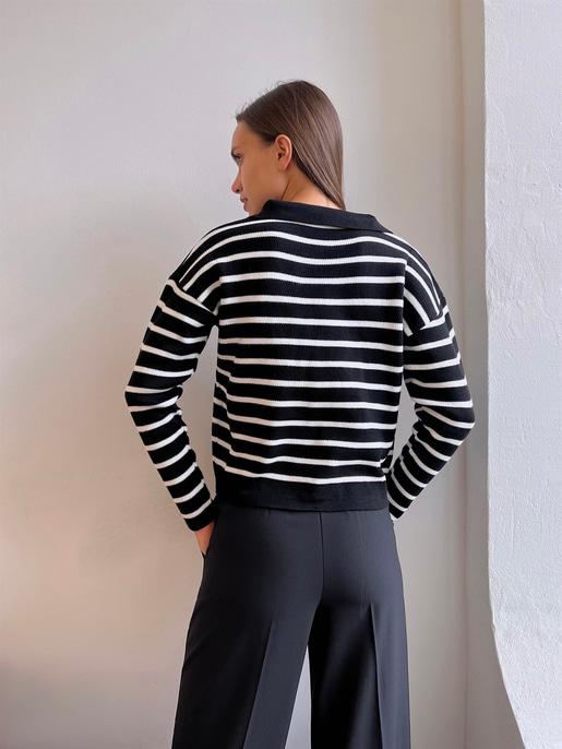 Polo Yaka Kadın Siyah Çizgili Triko Kazak 23K000191